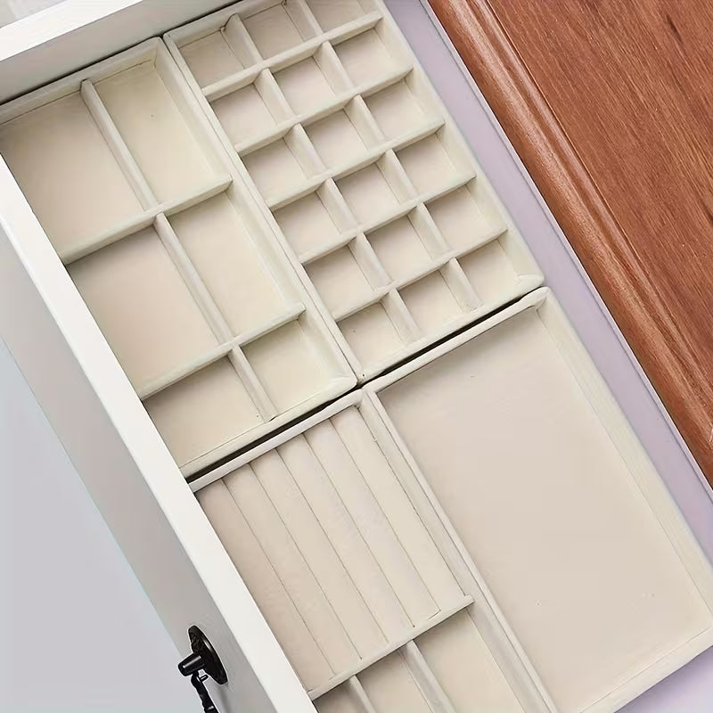 Elegancki Organizer na Biżuterię – Luksusowy Porządek w Twojej Szufladzie