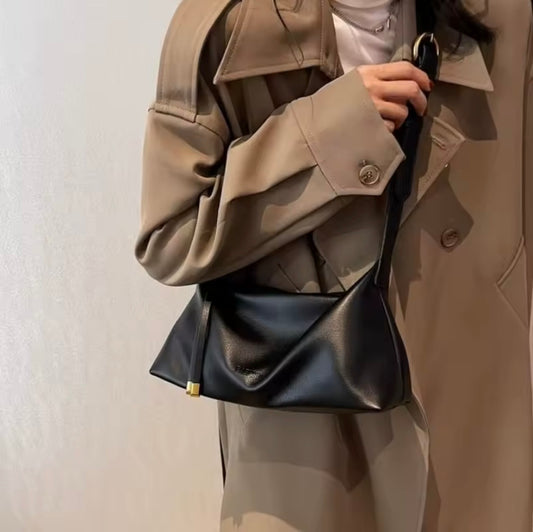 Torba na ramię o klasycznym kształcie