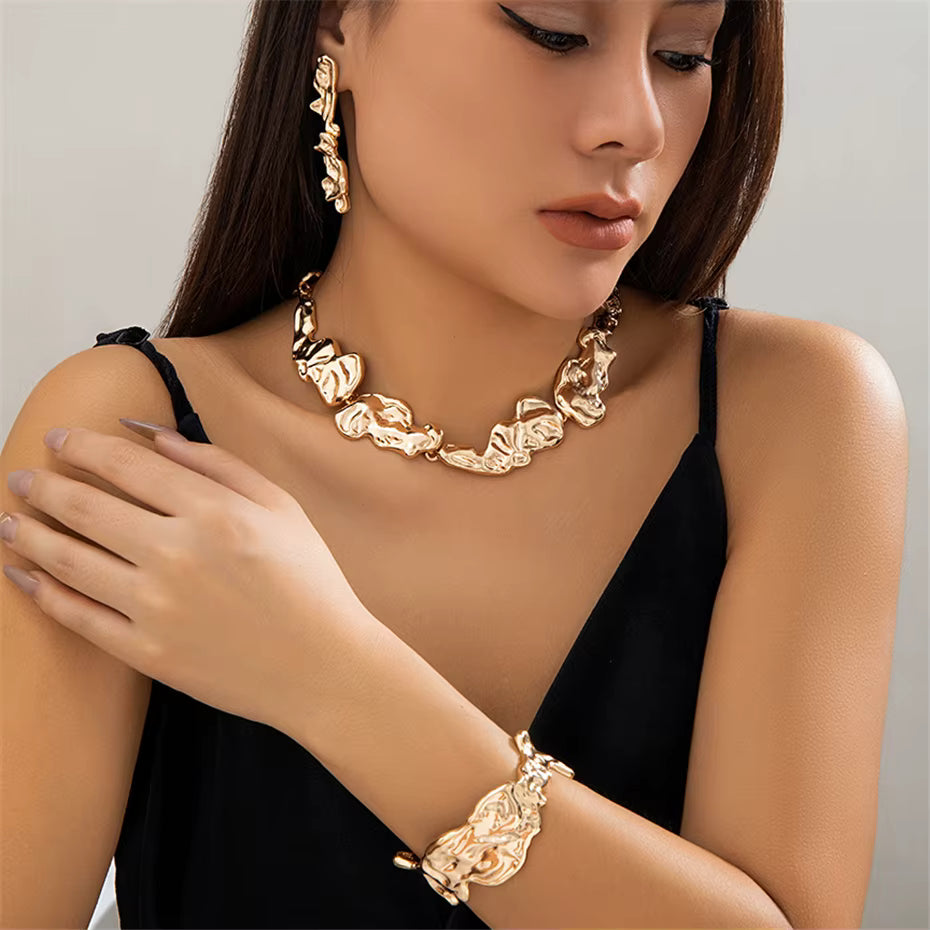 Nieregularny naszyjnik z kolczykami i bransoletką