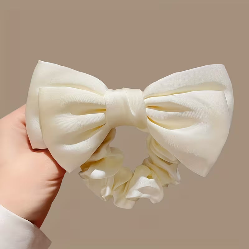 Satynowe Gumki Scrunchie z Kokardą – Elegancja w Każdym Detalu